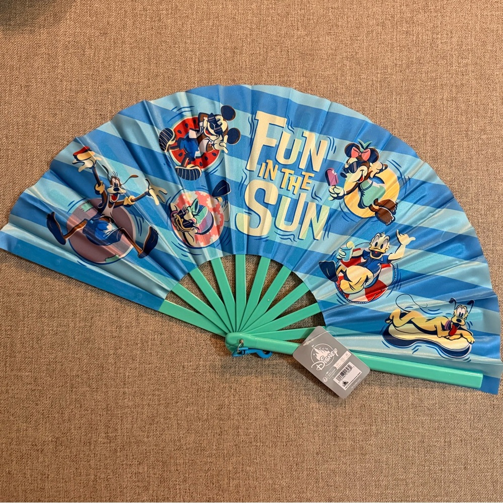 NWT Disney Fun In The Sun Large Folding Fan